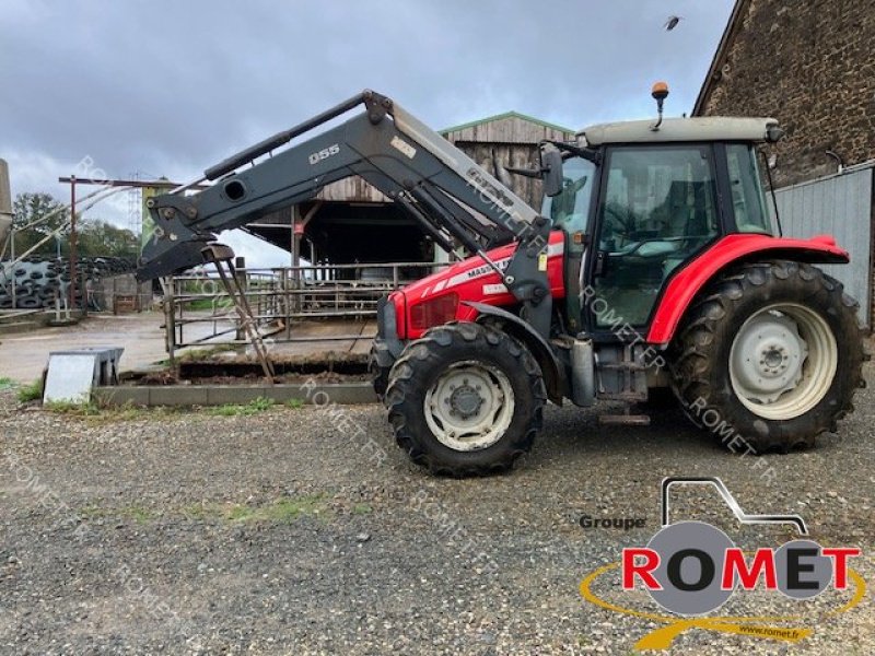 Traktor van het type Massey Ferguson 5435, Gebrauchtmaschine in Gennes sur glaize (Foto 1)