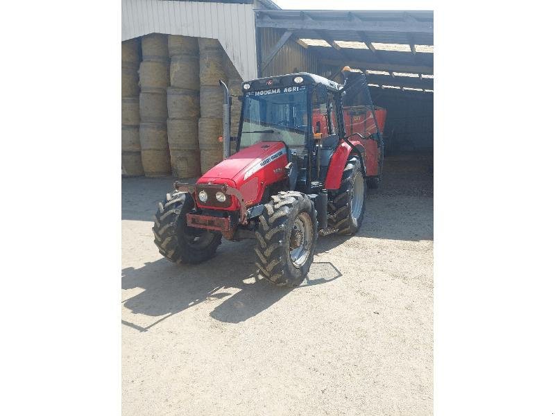 Traktor типа Massey Ferguson 5435, Gebrauchtmaschine в HERIC (Фотография 1)