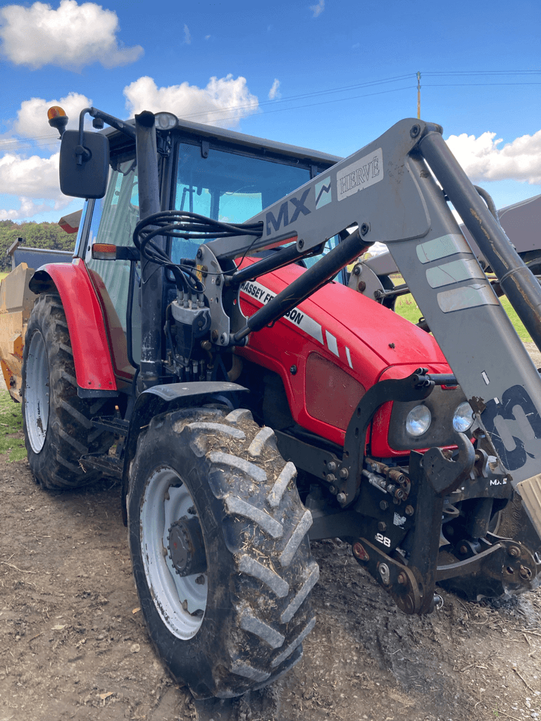 Traktor от тип Massey Ferguson 5435, Gebrauchtmaschine в TREMEUR (Снимка 3)