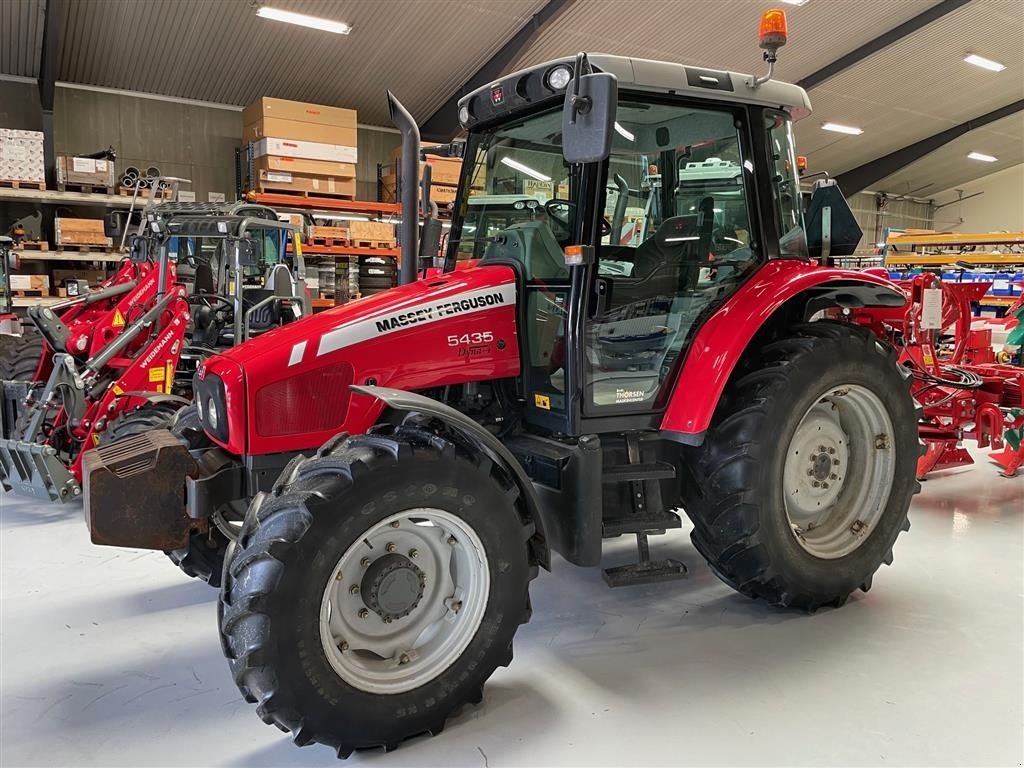 Traktor типа Massey Ferguson 5435, Gebrauchtmaschine в Hjørring (Фотография 1)