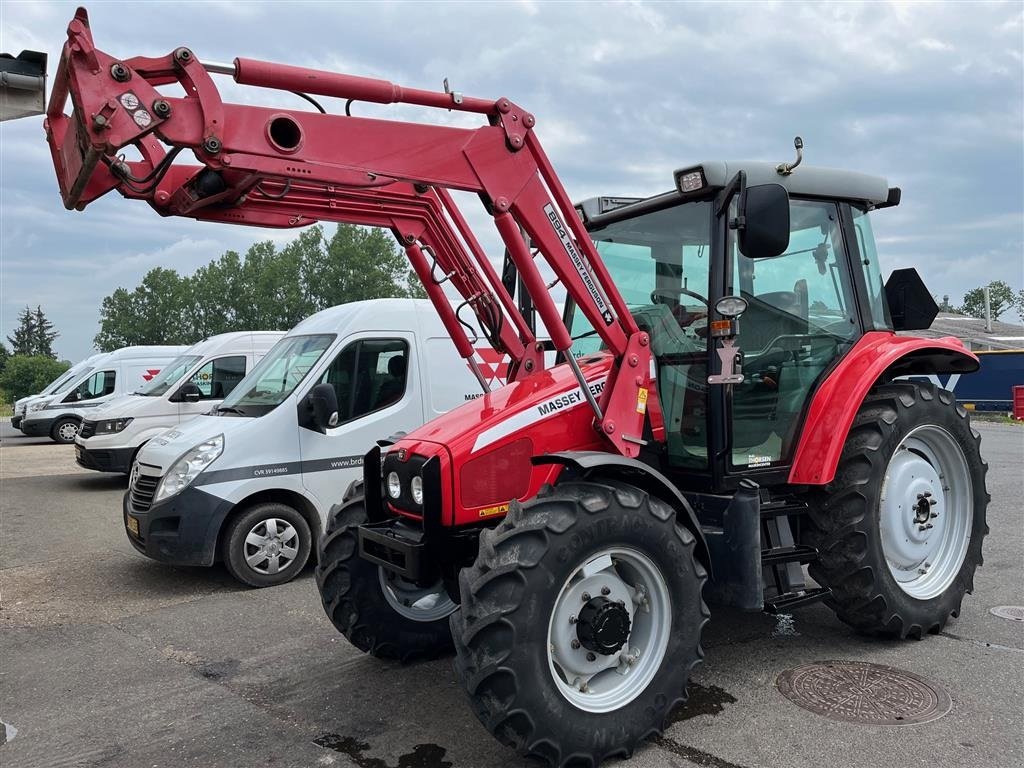 Traktor of the type Massey Ferguson 5445 4WD Med frontlæsser, Gebrauchtmaschine in Støvring (Picture 1)