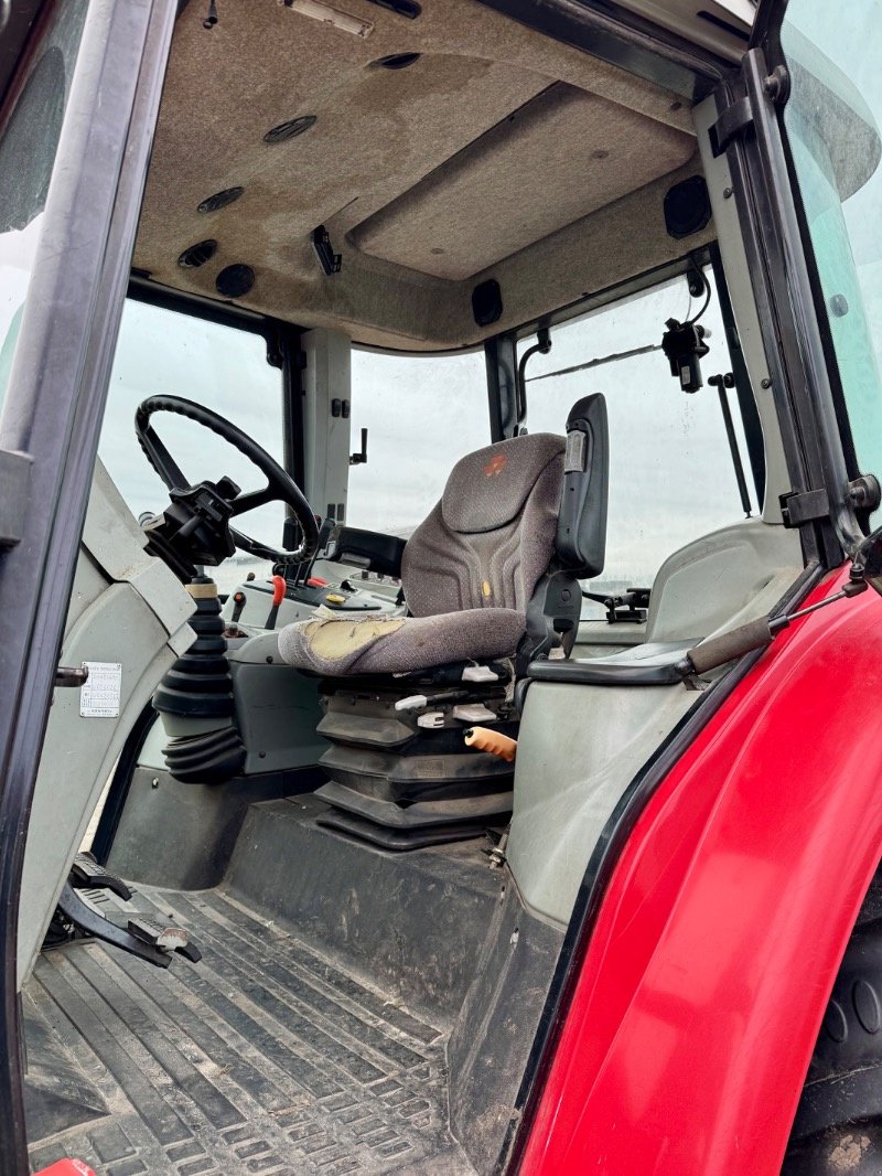 Traktor des Typs Massey Ferguson 5445 Dyna-4, Gebrauchtmaschine in Liebenwalde (Bild 2)