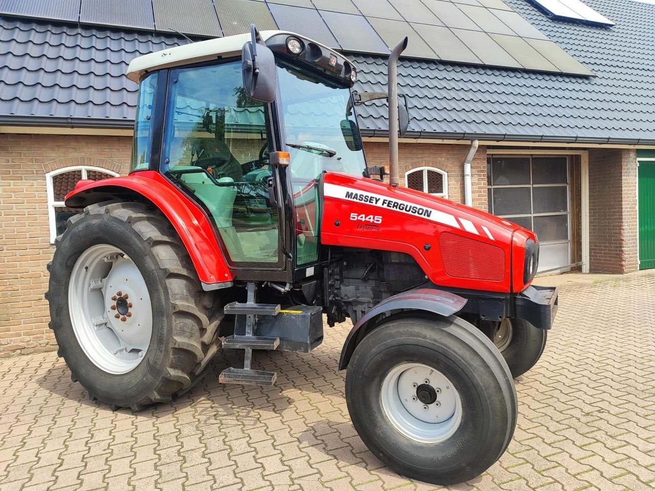 Traktor des Typs Massey Ferguson 5445 Dyna 4, Gebrauchtmaschine in Rouveen (Bild 2)