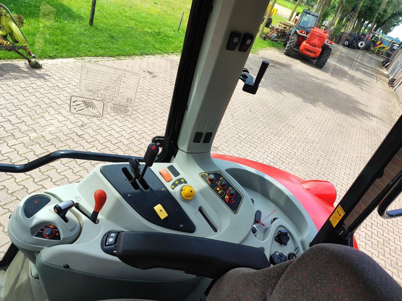 Traktor van het type Massey Ferguson 5445 Dyna 4, Gebrauchtmaschine in Rouveen (Foto 6)