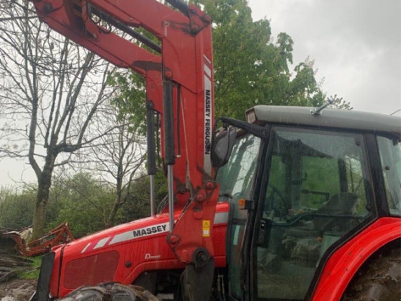 Traktor des Typs Massey Ferguson 5445, Gebrauchtmaschine in MAURIAC