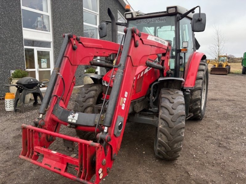 Traktor du type Massey Ferguson 5450 Dyna-4 MED FULDHYDRAULISK FRONTLÆSSER, Gebrauchtmaschine en Dronninglund (Photo 4)