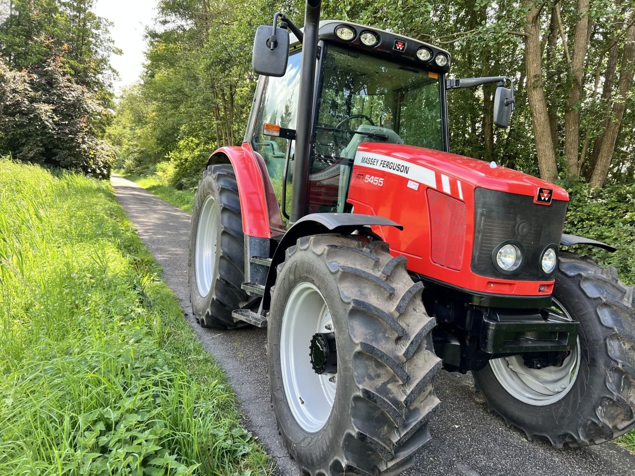 Traktor of the type Massey Ferguson 5455 Dyna-4, Gebrauchtmaschine in Vaassen (Picture 5)