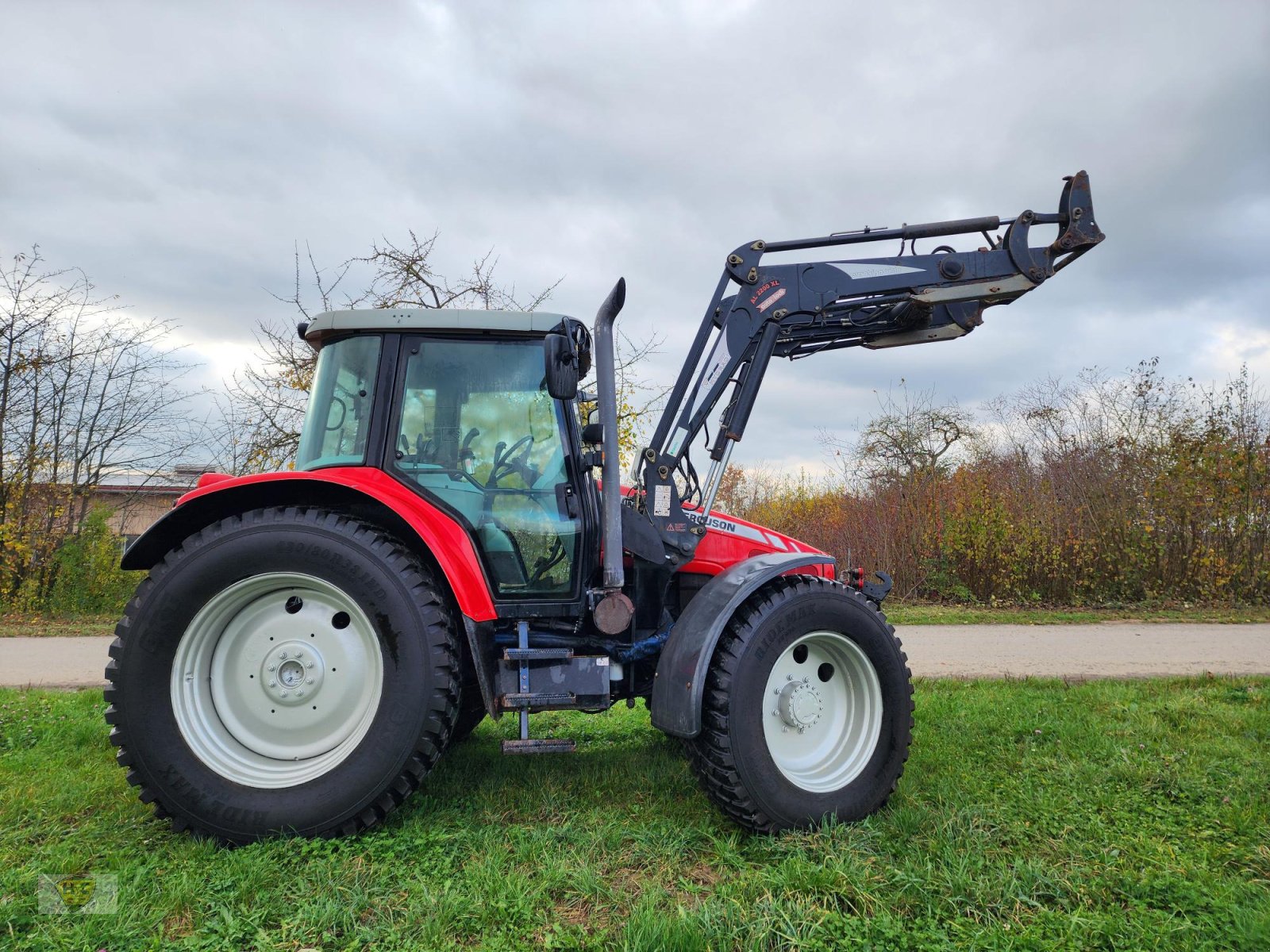 Traktor van het type Massey Ferguson 5455 Frontlader, Gebrauchtmaschine in Willanzheim (Foto 4)