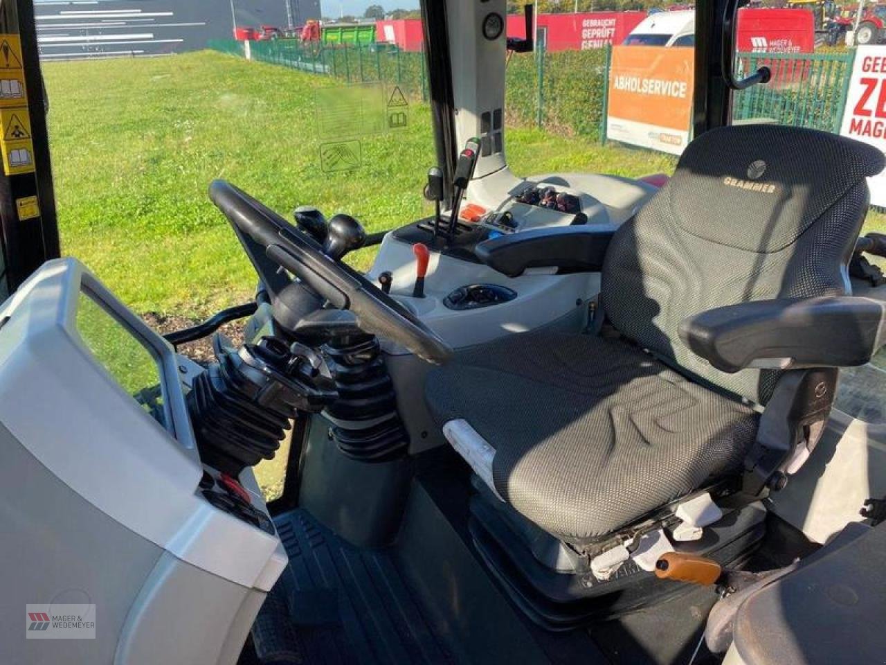 Traktor of the type Massey Ferguson 5455 MIT FRONTALDER, Gebrauchtmaschine in Oyten (Picture 7)