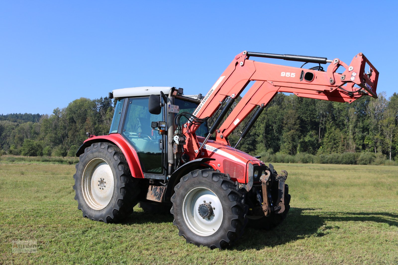 Traktor от тип Massey Ferguson 5455, Gebrauchtmaschine в Herbertingen (Снимка 4)