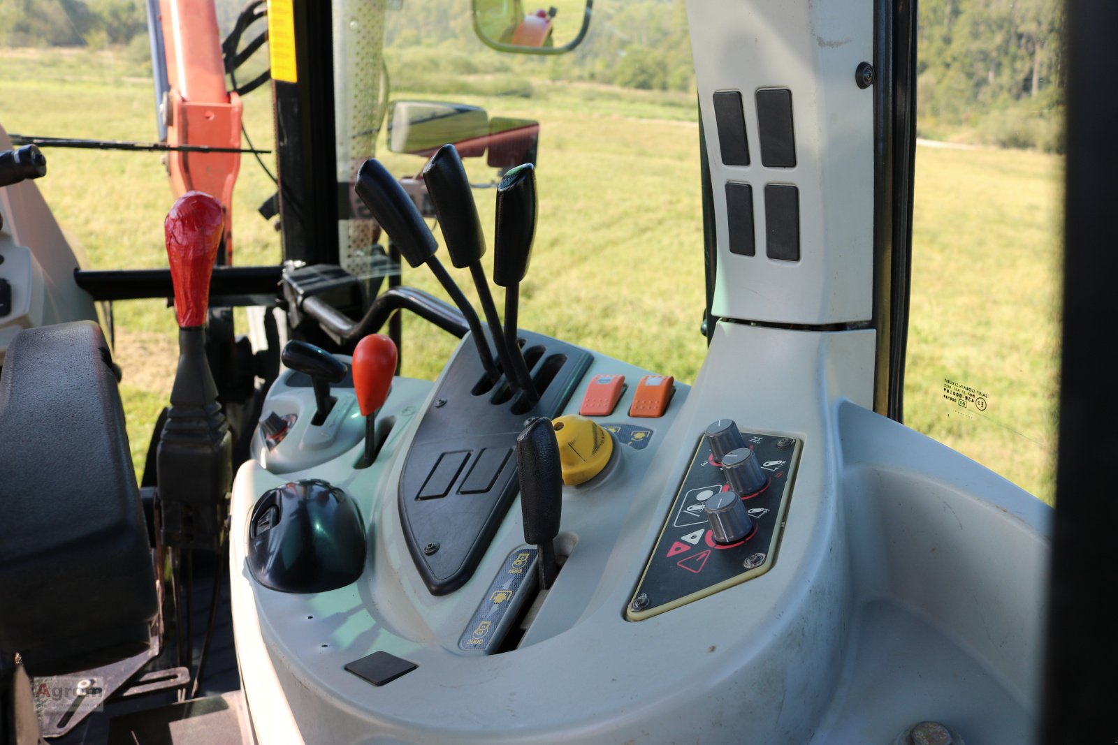 Traktor des Typs Massey Ferguson 5455, Gebrauchtmaschine in Herbertingen (Bild 13)