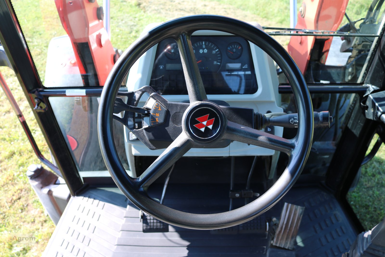 Traktor van het type Massey Ferguson 5455, Gebrauchtmaschine in Herbertingen (Foto 14)