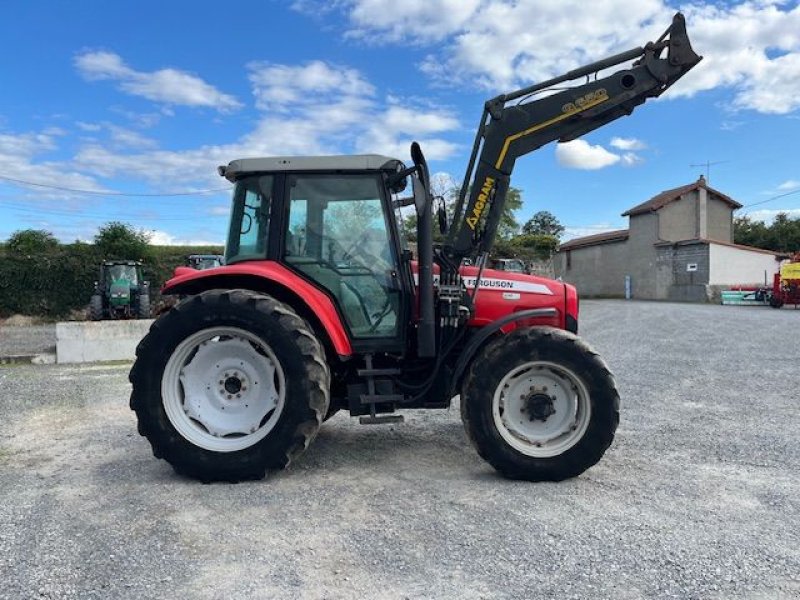 Traktor del tipo Massey Ferguson 5460, Gebrauchtmaschine In JOZE (Immagine 1)