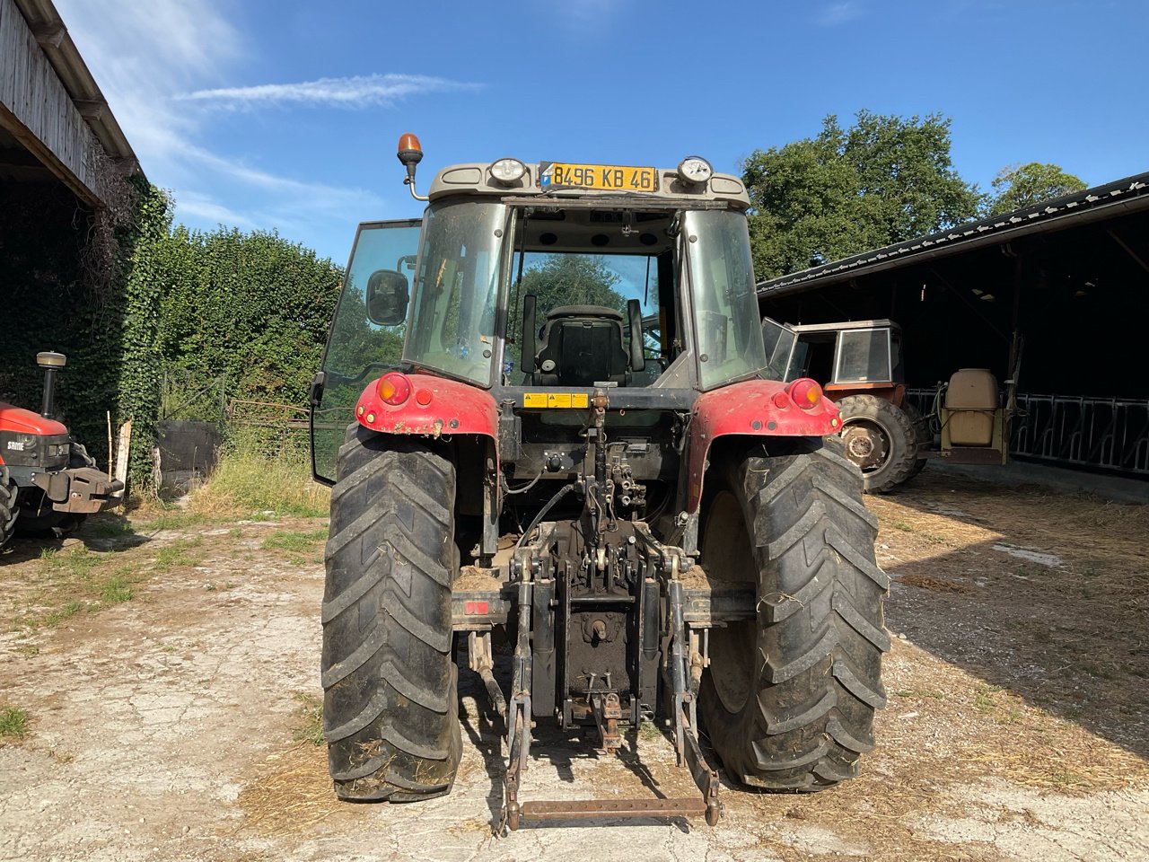 Traktor Türe ait Massey Ferguson 5460, Gebrauchtmaschine içinde MORLHON LE HAUT (resim 9)