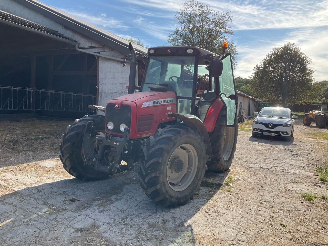 Traktor Türe ait Massey Ferguson 5460, Gebrauchtmaschine içinde MORLHON LE HAUT (resim 5)