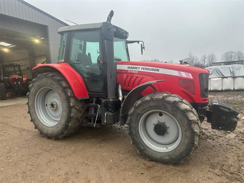 Traktor Türe ait Massey Ferguson 5465 Dyna 4 Pæn gårdtraktor med kun 5025 timer. Ring til Ulrik på 0045-40255544. Jeg snakker Jysk, tysk og engelsk., Gebrauchtmaschine içinde Kolding (resim 1)