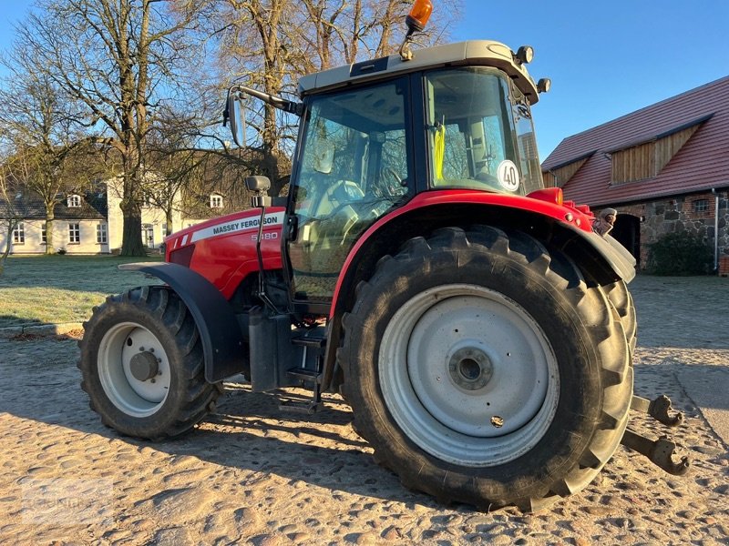 Traktor des Typs Massey Ferguson 5480 Dyna 4, Gebrauchtmaschine in Prenzlau (Bild 3)