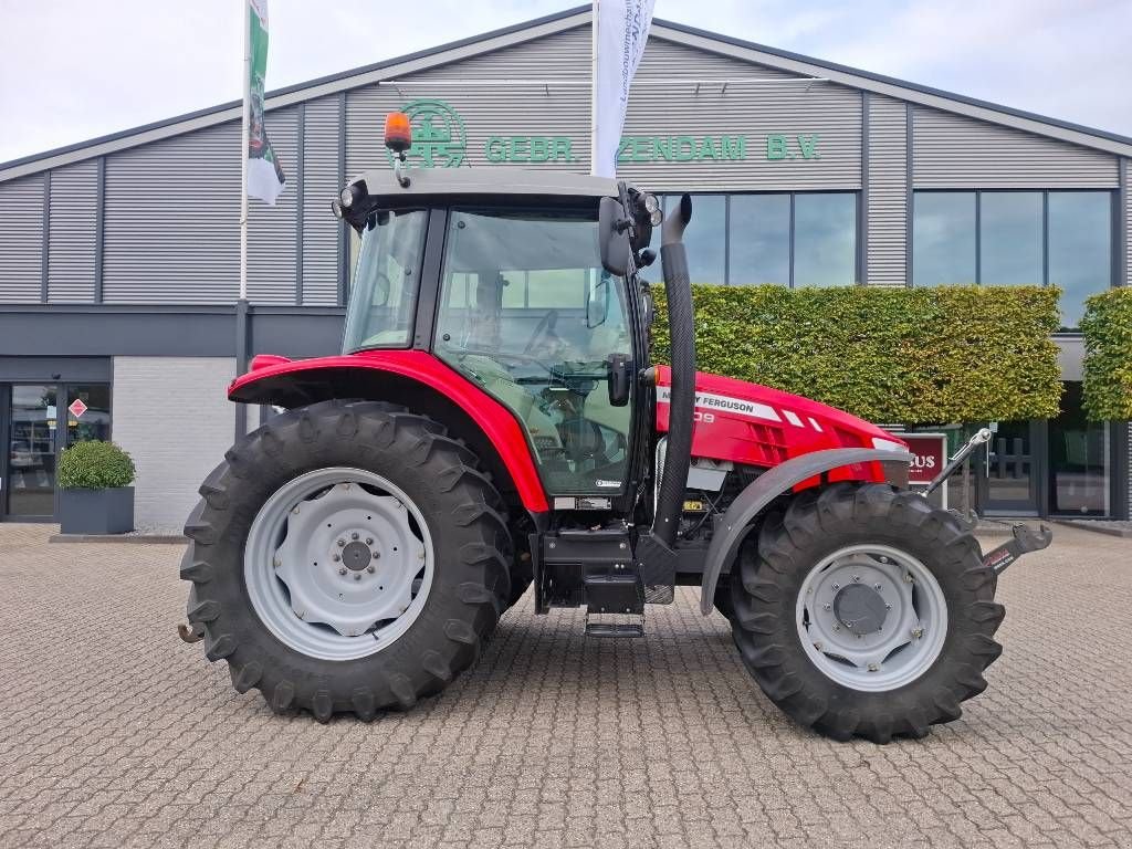 Traktor van het type Massey Ferguson 5609 Dyna4, Gebrauchtmaschine in Borne (Foto 3)