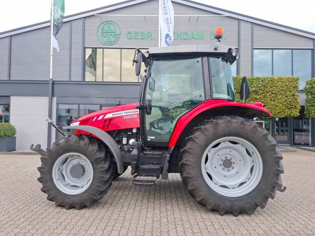 Traktor van het type Massey Ferguson 5609 Dyna4, Gebrauchtmaschine in Borne (Foto 4)