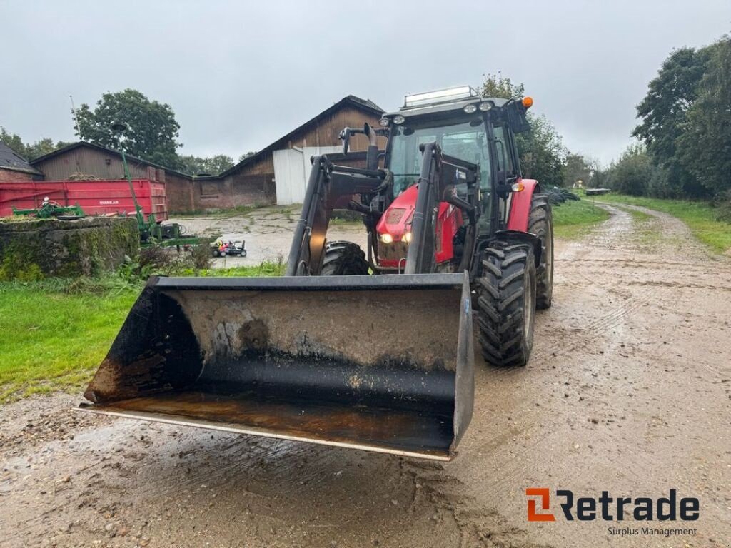 Traktor of the type Massey Ferguson 5610 Dyna 4, Gebrauchtmaschine in Rødovre (Picture 2)