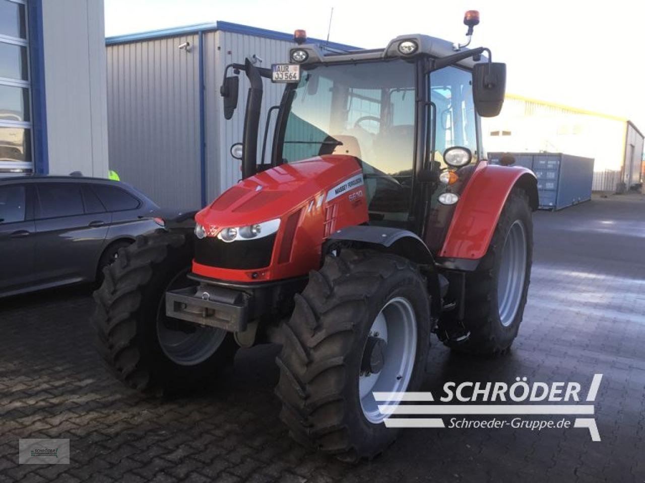 Traktor типа Massey Ferguson 5610 DYNA-4, Gebrauchtmaschine в Norden (Фотография 2)