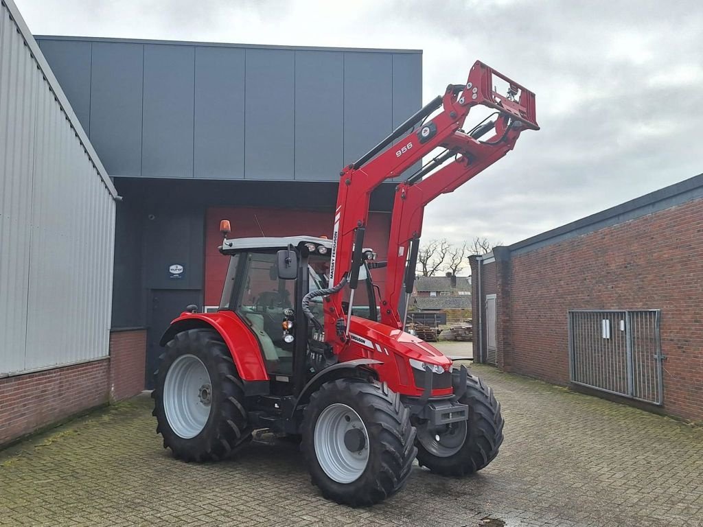 Traktor Türe ait Massey Ferguson 5611 DYNA-4 EFFICIENT, Gebrauchtmaschine içinde MARIENHEEM (resim 1)