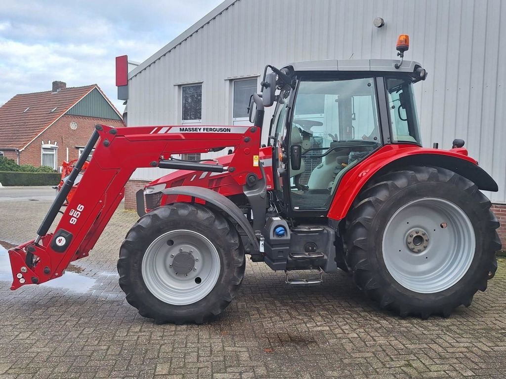 Traktor Türe ait Massey Ferguson 5611 DYNA-4 EFFICIENT, Gebrauchtmaschine içinde MARIENHEEM (resim 8)