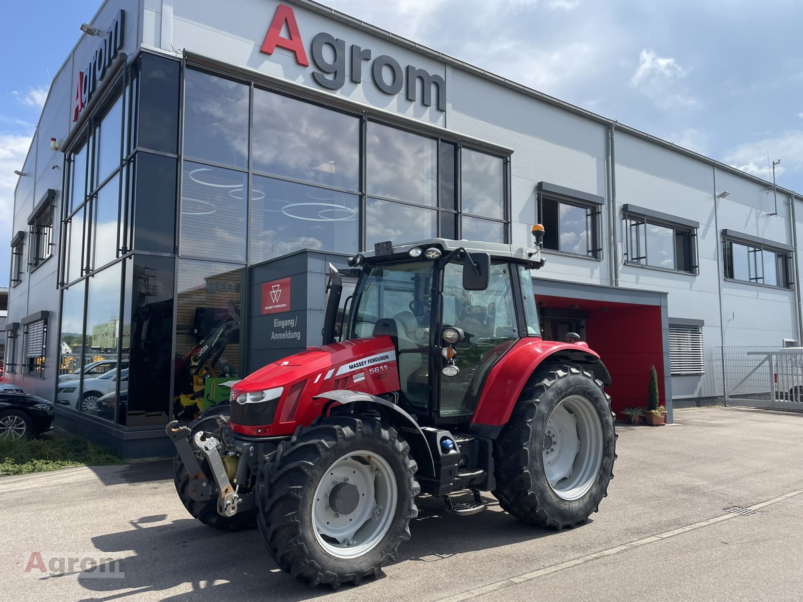 Traktor Türe ait Massey Ferguson 5611 Essential Dyna4, Gebrauchtmaschine içinde Meißenheim-Kürzell (resim 1)