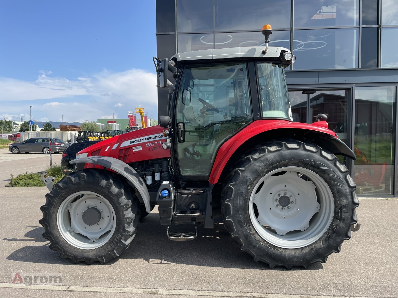 Traktor του τύπου Massey Ferguson 5611 Essential Dyna4, Gebrauchtmaschine σε Meißenheim-Kürzell (Φωτογραφία 3)