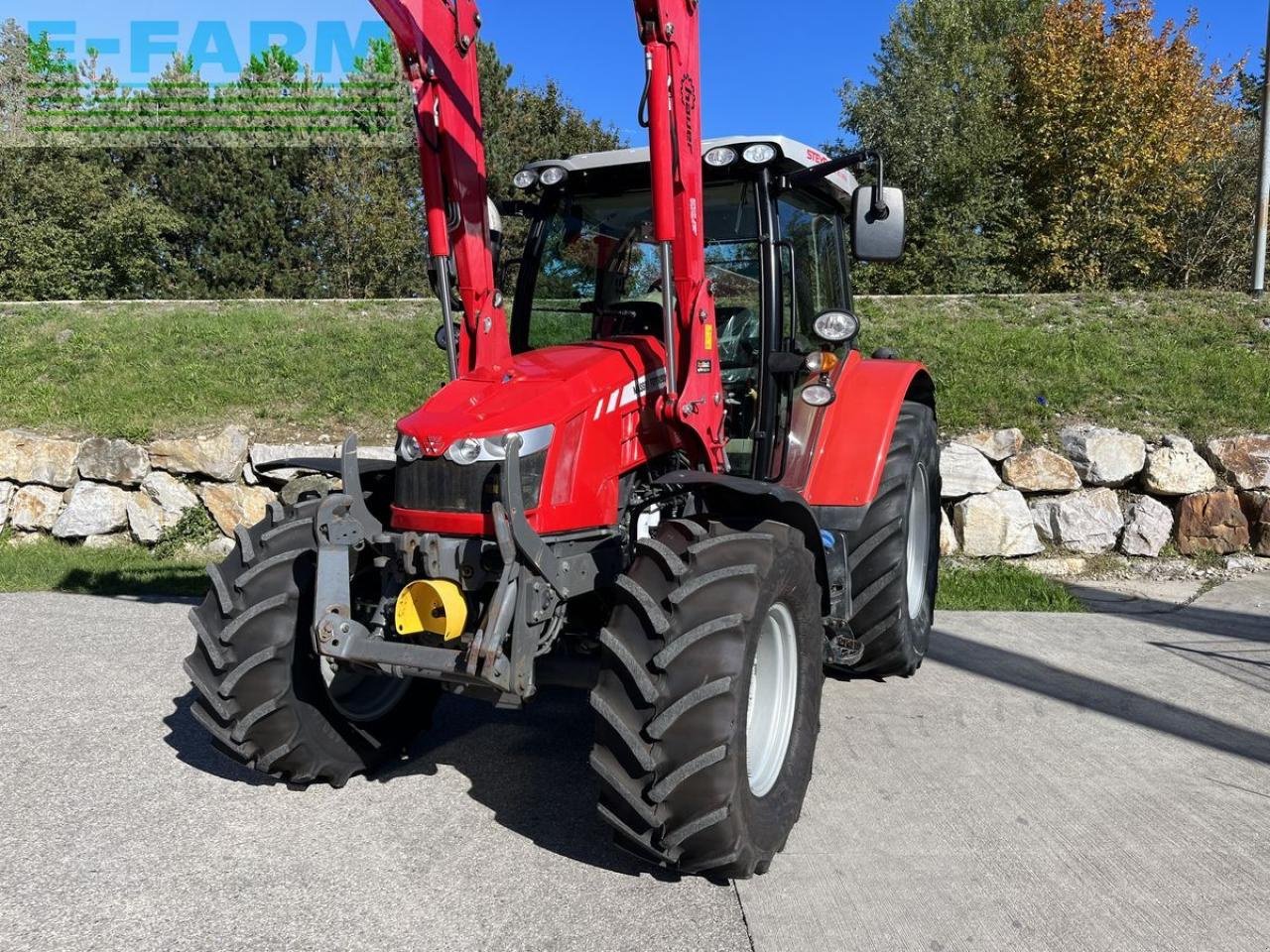 Traktor типа Massey Ferguson 5611 mit hauer frontlader, Gebrauchtmaschine в ST. PÖLTEN (Фотография 1)