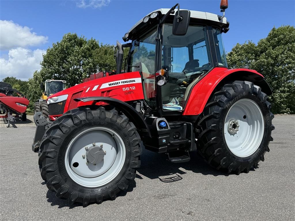 Traktor of the type Massey Ferguson 5612 Dyna 4 KUN 1300 TIMER OG AFFJEDRET KABINE!, Gebrauchtmaschine in Nørager (Picture 2)