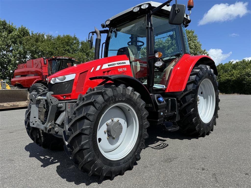 Traktor del tipo Massey Ferguson 5612 Dyna 4 KUN 1300 TIMER OG AFFJEDRET KABINE!, Gebrauchtmaschine en Nørager (Imagen 1)