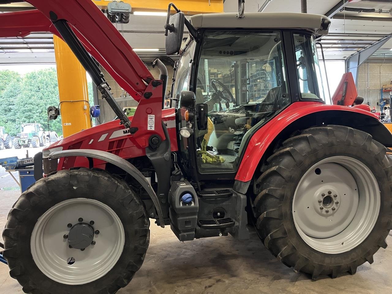 Traktor des Typs Massey Ferguson 5612 DYNA 4, Gebrauchtmaschine in Jelling (Bild 1)