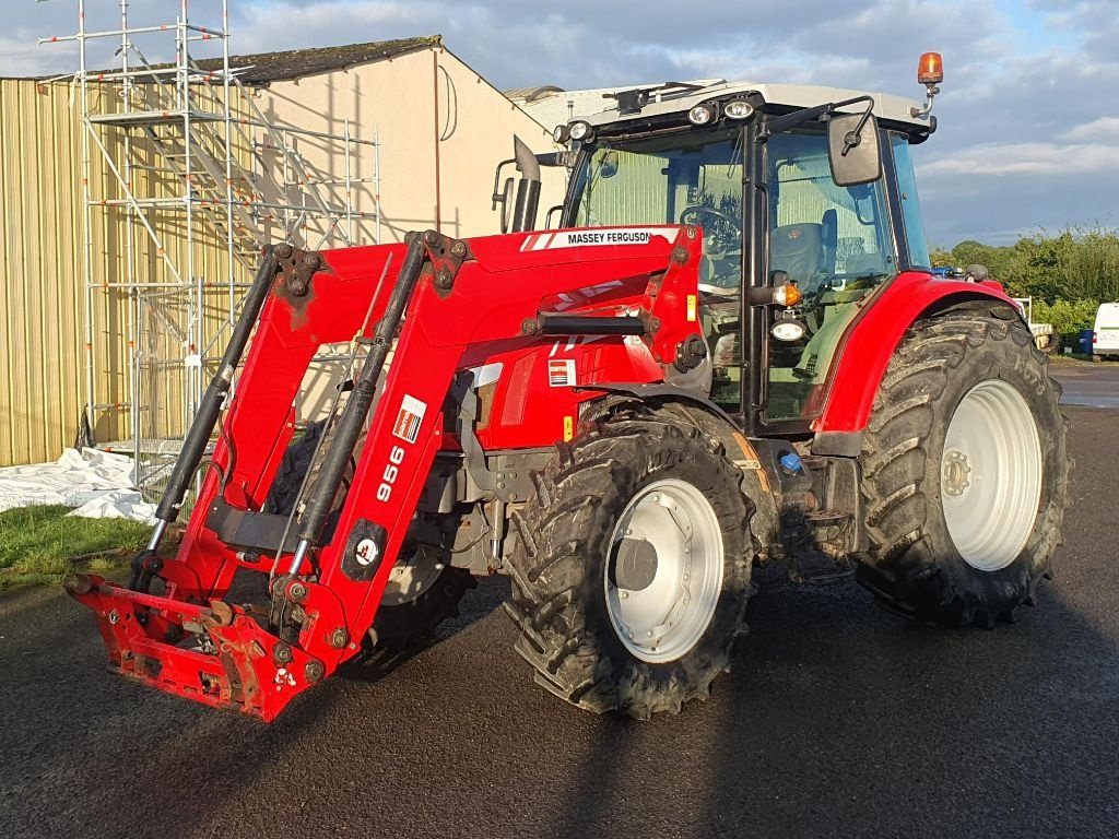 Traktor des Typs Massey Ferguson 5612 DYNA 4, Gebrauchtmaschine in DOMFRONT (Bild 2)