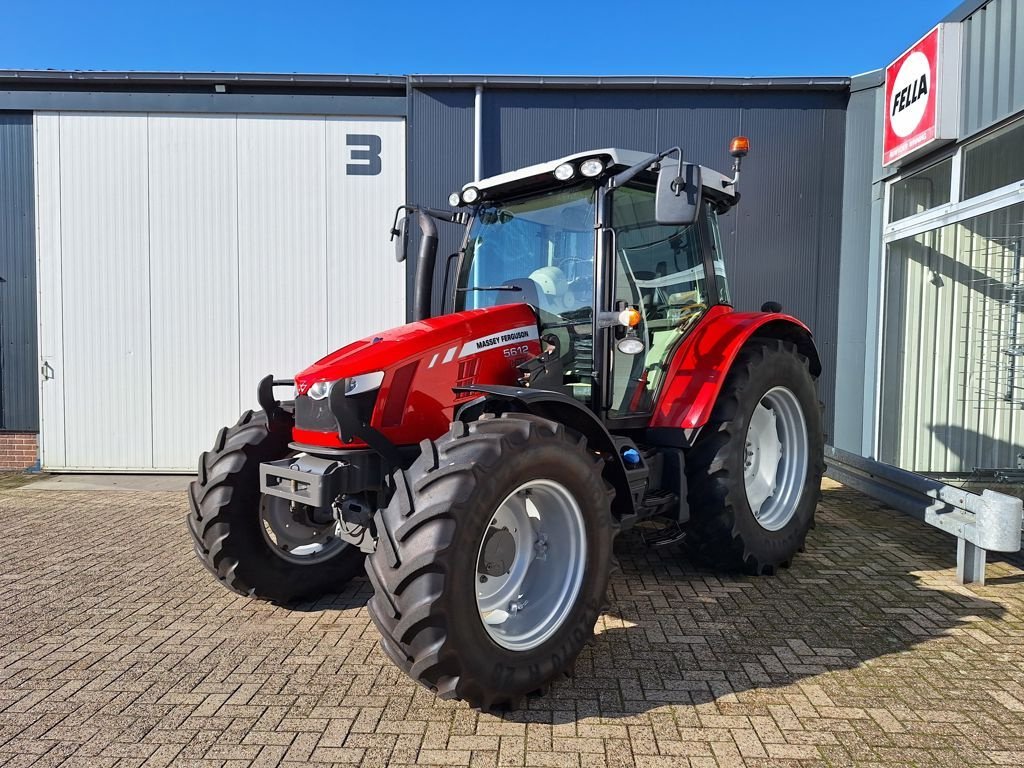 Traktor des Typs Massey Ferguson 5612 DYNA-6 EFFICIENT, Neumaschine in MARIENHEEM (Bild 3)