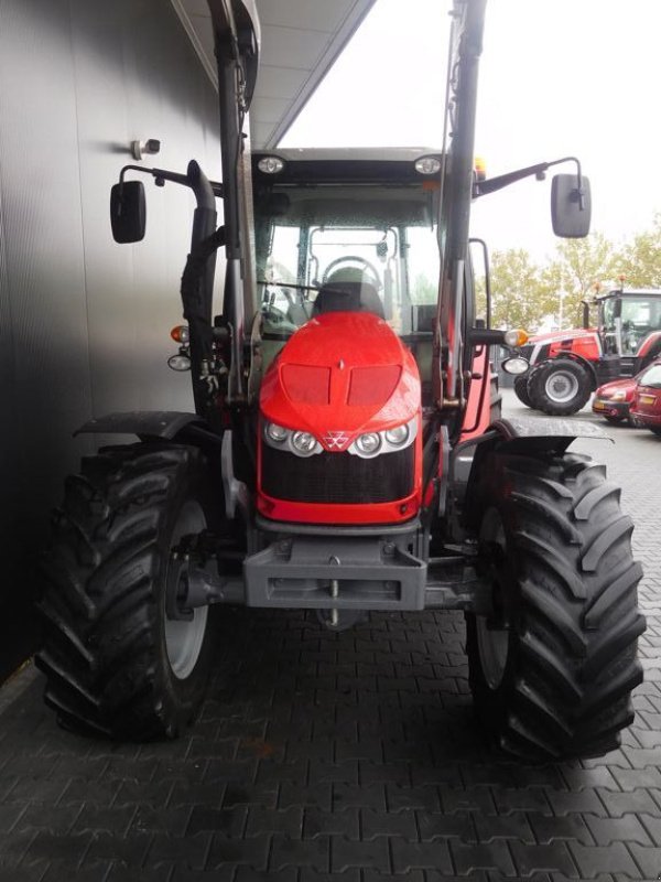 Traktor Türe ait Massey Ferguson 5612, Gebrauchtmaschine içinde STAPHORST (resim 4)