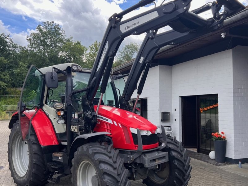 Traktor типа Massey Ferguson 5613 A - DYNA 4, Gebrauchtmaschine в Bramsche (Фотография 1)