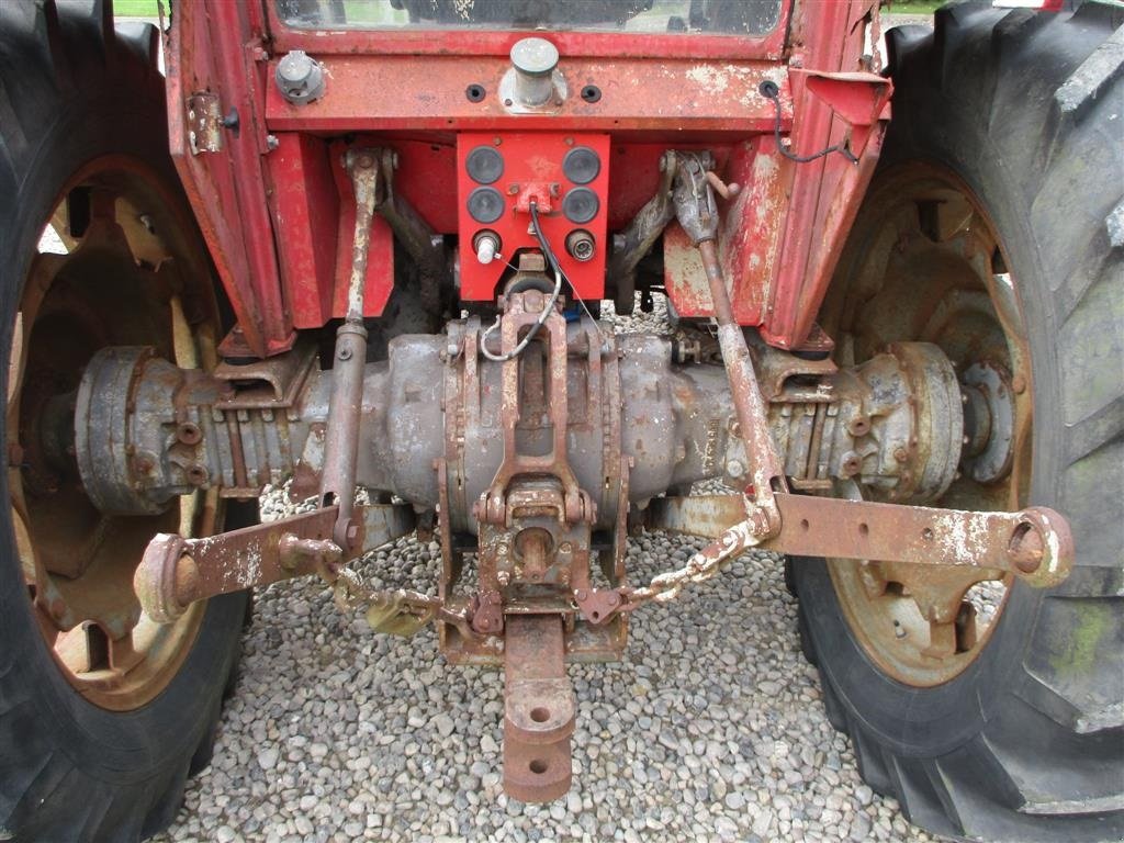 Traktor van het type Massey Ferguson 565 Med orginal registringsattest til og srvostyrring, Gebrauchtmaschine in Lintrup (Foto 5)