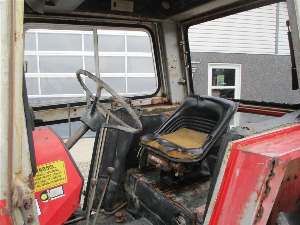 Traktor du type Massey Ferguson 565 Med orginal registringsattest til og srvostyrring, Gebrauchtmaschine en Lintrup (Photo 6)