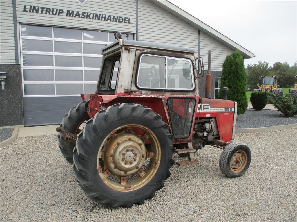 Traktor del tipo Massey Ferguson 565 Med orginal registringsattest til og srvostyrring, Gebrauchtmaschine en Lintrup (Imagen 8)