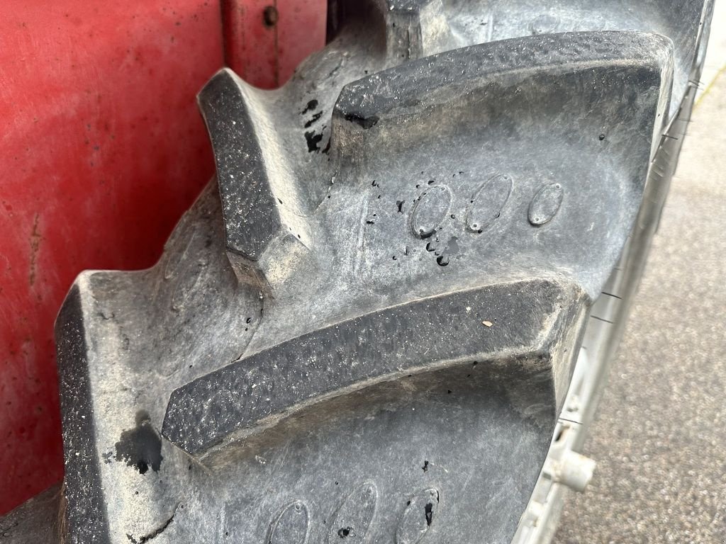 Traktor van het type Massey Ferguson 565, Gebrauchtmaschine in Callantsoog (Foto 11)