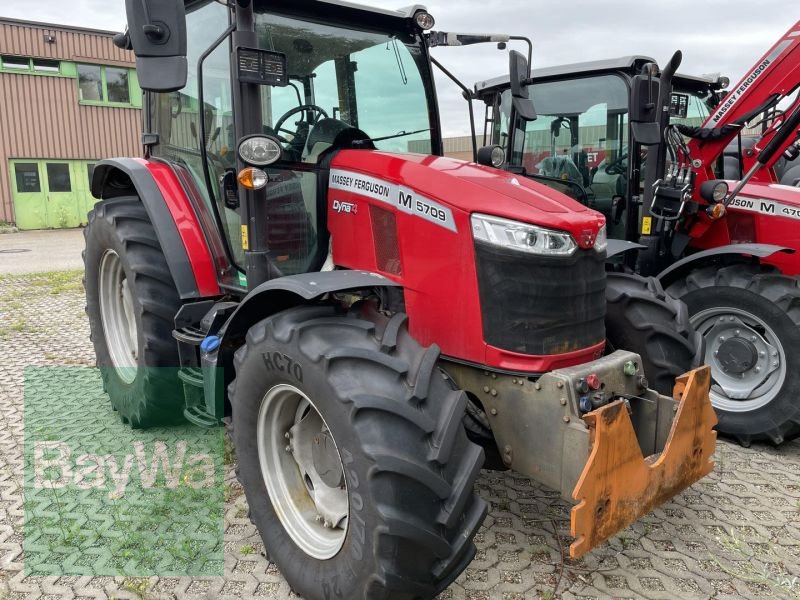 Traktor des Typs Massey Ferguson 5709 M DYNA-4, Gebrauchtmaschine in Kempten (Allgäu) (Bild 4)