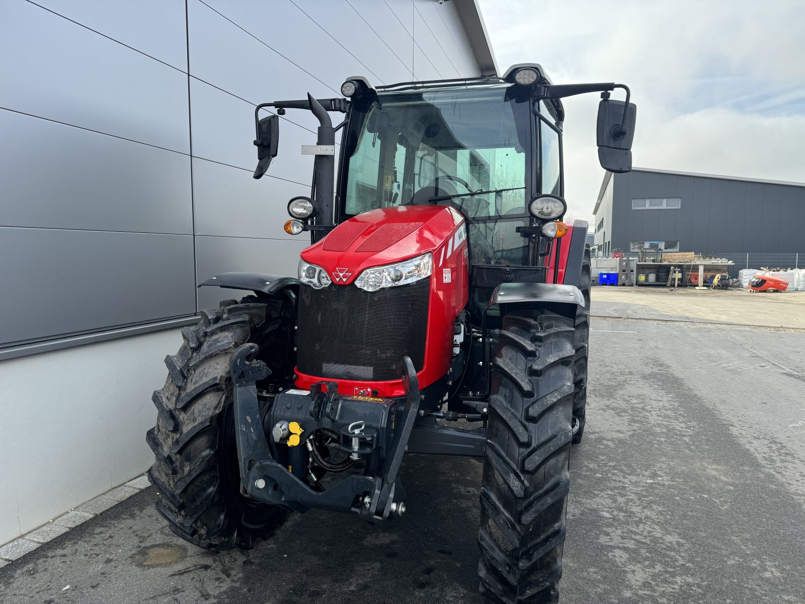 Traktor типа Massey Ferguson 5709, Gebrauchtmaschine в Ingolstadt (Фотография 4)