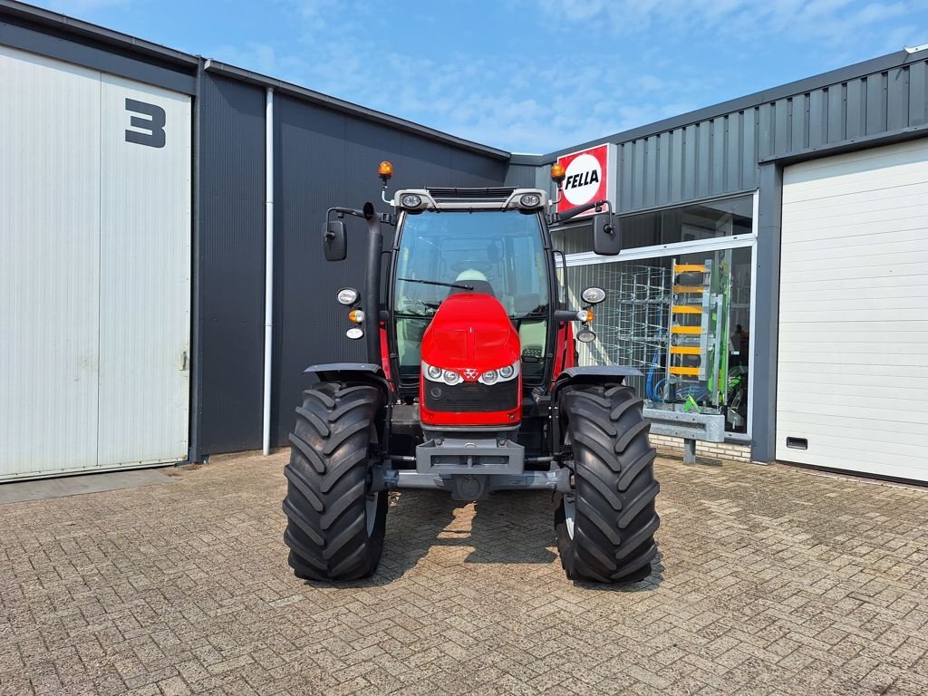 Traktor des Typs Massey Ferguson 5710-SL DYNA-4, Gebrauchtmaschine in MARIENHEEM (Bild 2)