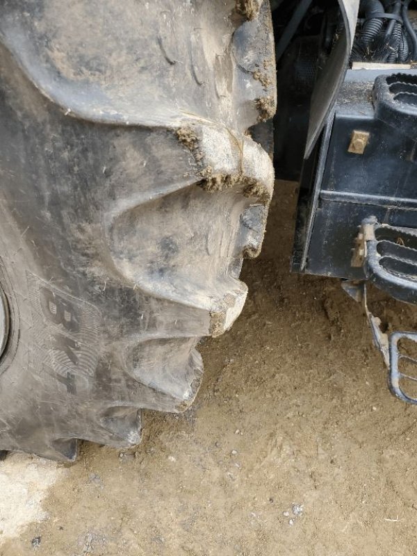 Traktor van het type Massey Ferguson 5710S, Gebrauchtmaschine in DOMFRONT (Foto 3)