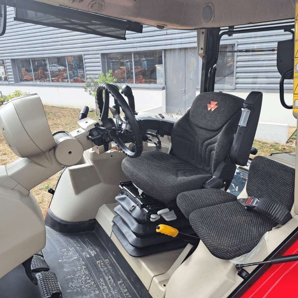 Traktor van het type Massey Ferguson 5710S, Gebrauchtmaschine in NOVES (Foto 8)