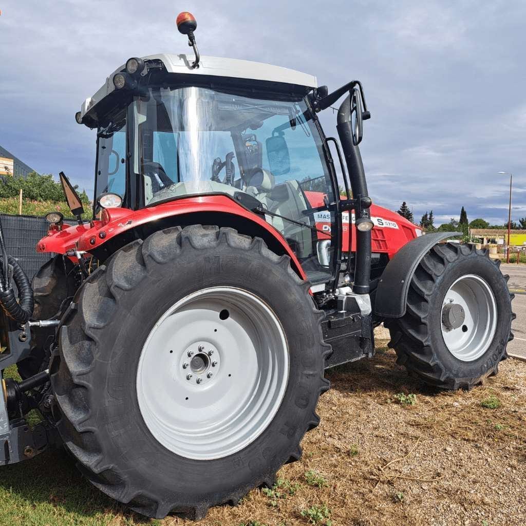 Traktor van het type Massey Ferguson 5710S, Gebrauchtmaschine in NOVES (Foto 5)