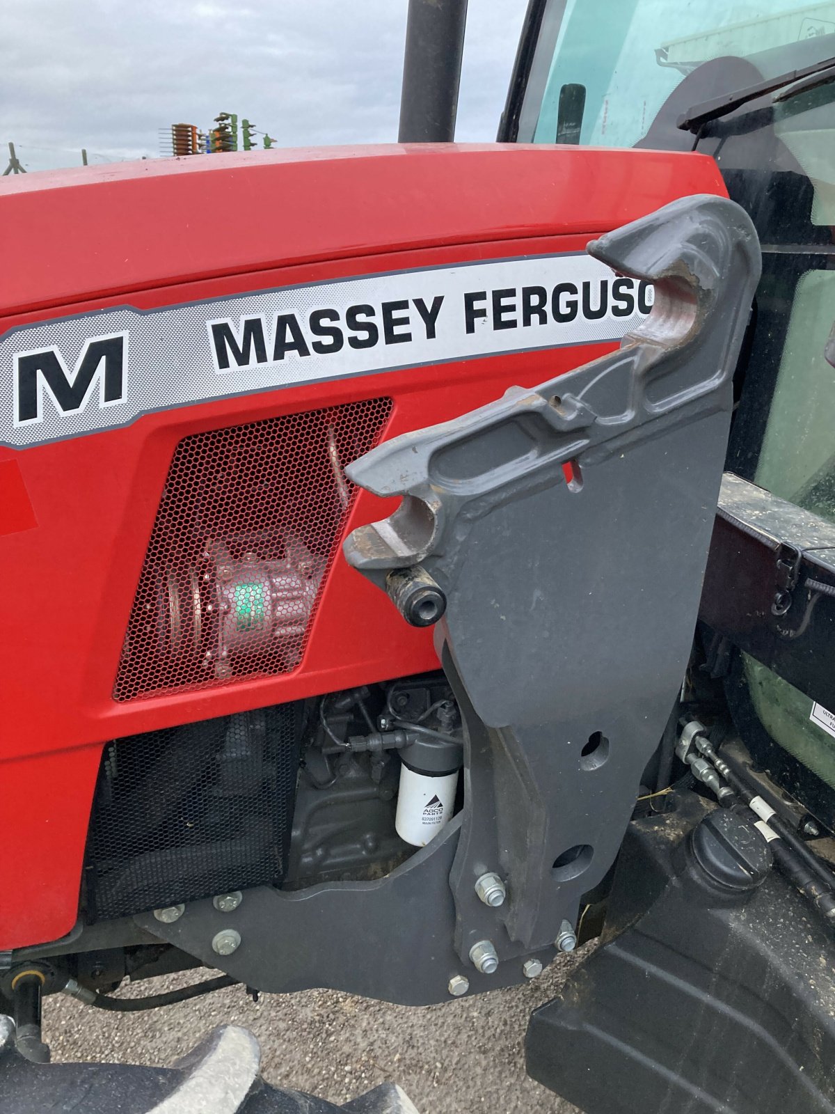 Traktor Türe ait Massey Ferguson 5711 ESSENTIAL MR, Gebrauchtmaschine içinde VAROIS & CHAIGNOT (resim 5)