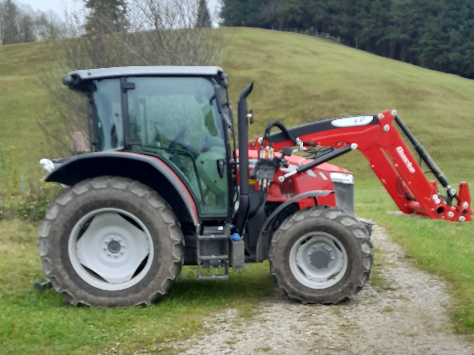 Traktor of the type Massey Ferguson 5711 Global 4 WD Dyna 4, Gebrauchtmaschine in Unterammergau (Picture 2)