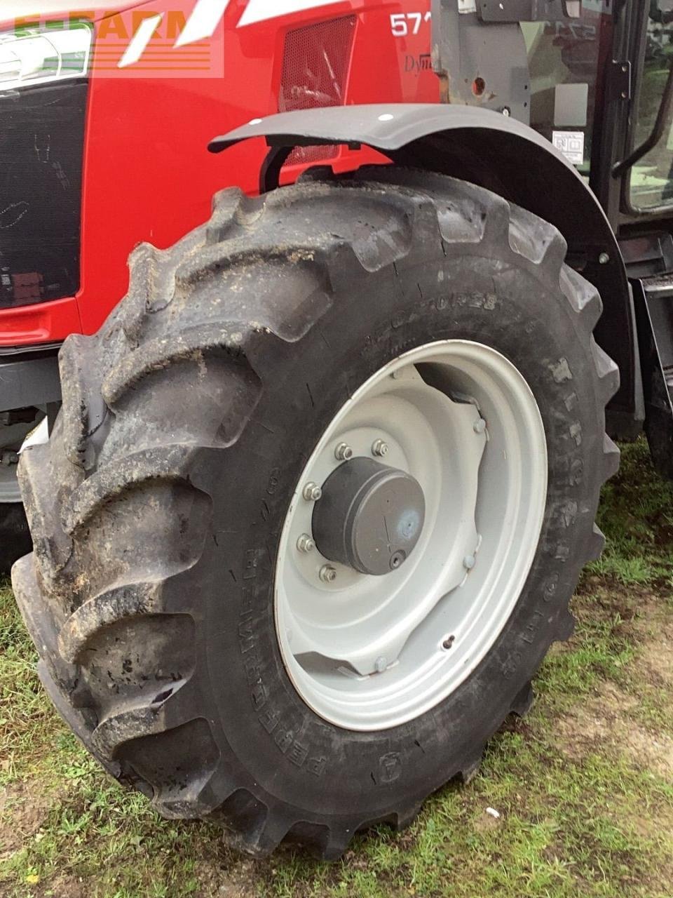 Traktor des Typs Massey Ferguson 5711 Global - HOT DEAL, Gebrauchtmaschine in Hamburg (Bild 8)